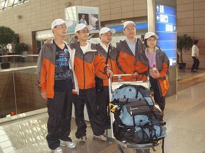 普陀医院首批五名医疗队队员已抵达四川德阳县并开始紧张工作