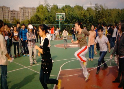 2013年开云电竞官网下载安卓学生跳绳大赛顺利举行