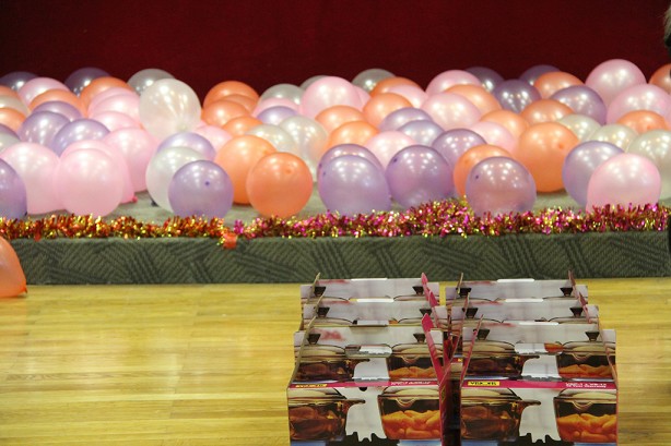 龙腾迎瑞年—2012年体育部部门工会新春团拜会隆重举行