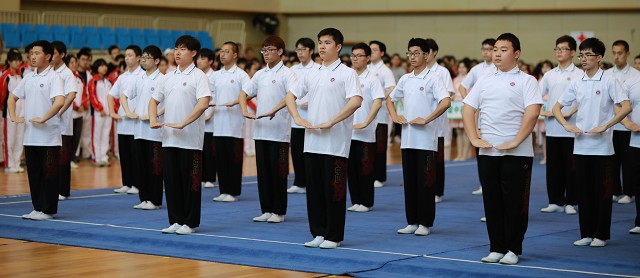 我校举行第八届武术艺术文化节暨第二十二届传统保健体育运动会