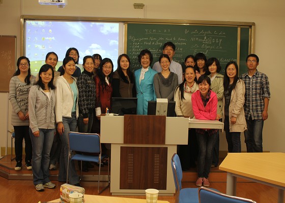 美国刘春援医师再度前来我校交流