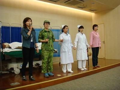 庆祝5.12国际护士节护理英语情景剧汇演