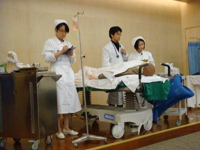 庆祝5.12国际护士节护理英语情景剧汇演