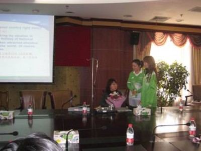 护理英语沙龙在普陀医院如期举行