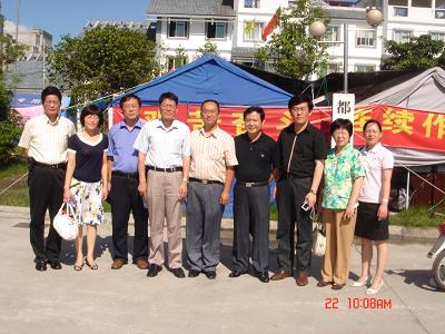 大学及附属医院领导赴都江堰慰问我校对口支援医疗队